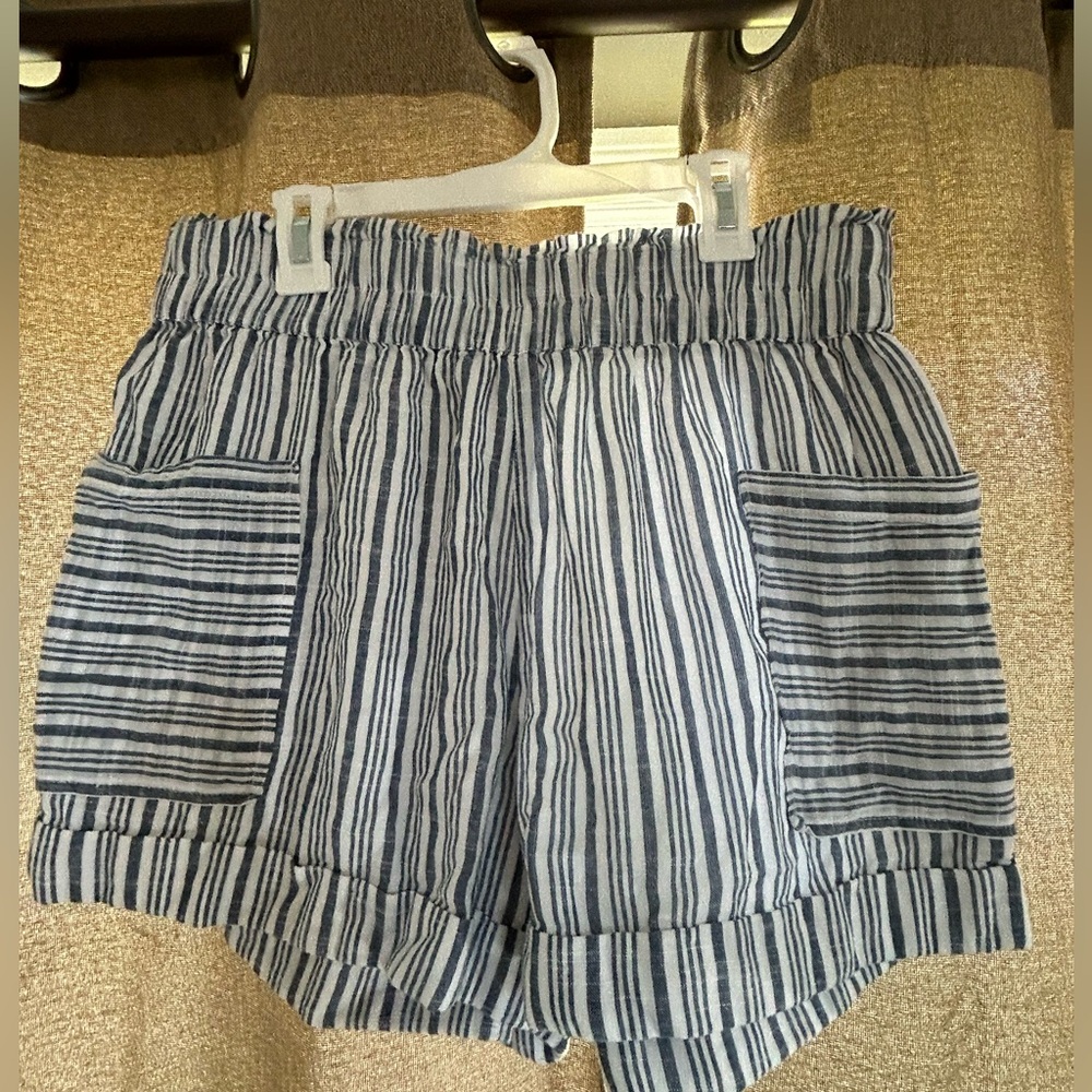 Show me your mumu blue and white striped shorts sz medium